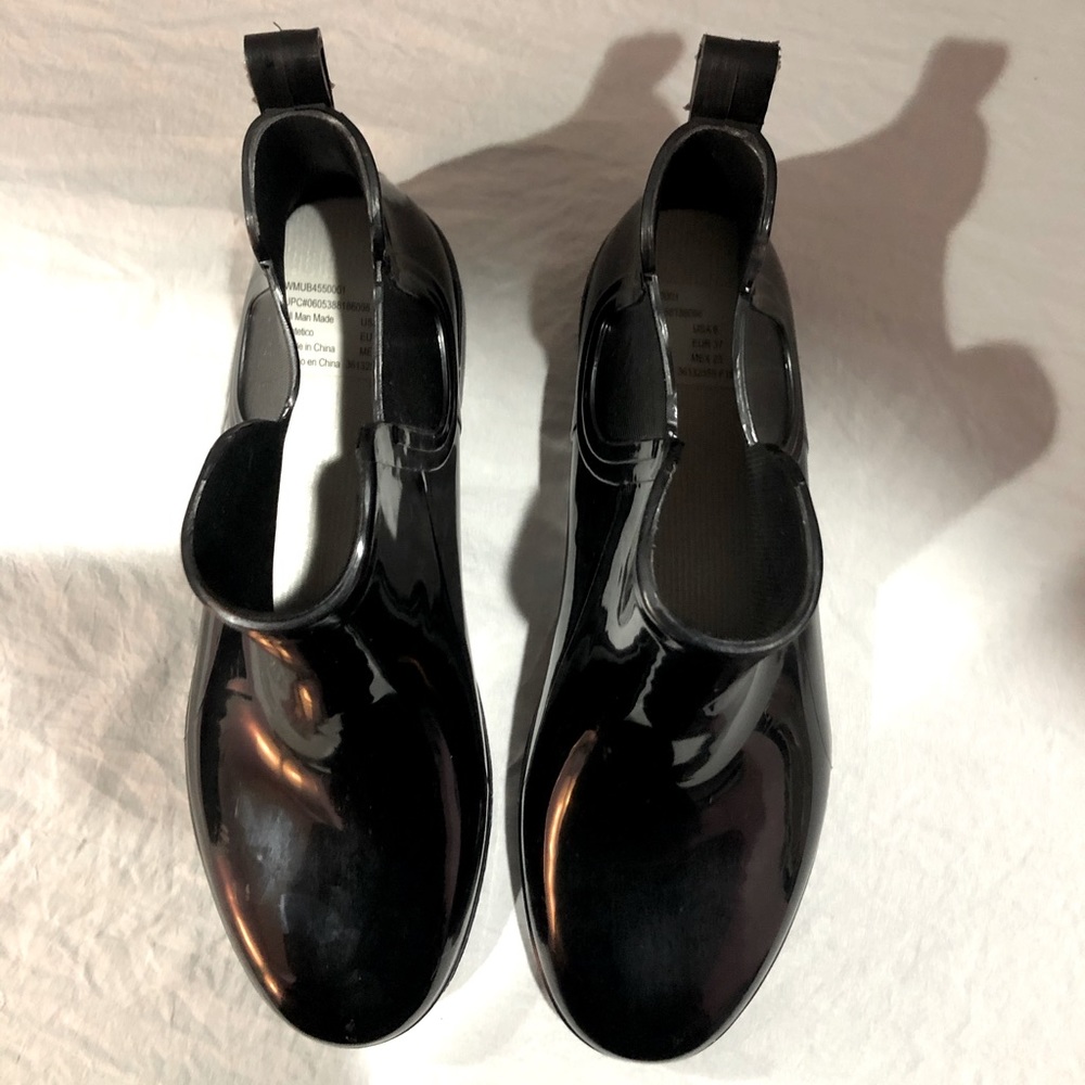 RAINBOOTS Women's Short booties waterproof shiny vinyl black size 6 NWOT - Picture 7 of 9